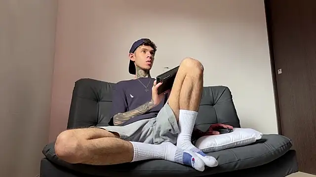 Saturno v online show from March 2025 08:04:02 AM