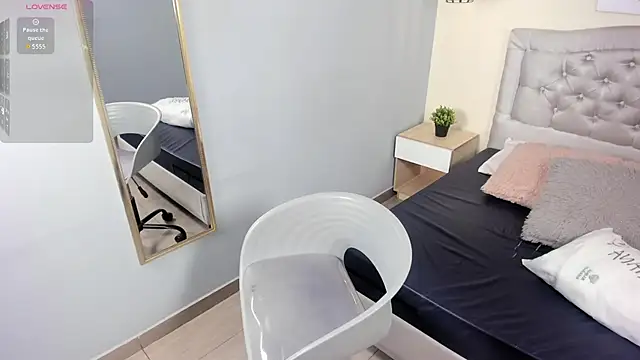 escarleth   online show from February 2026 01:19:01 PM