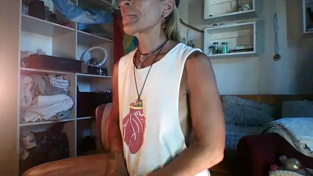 Snapshot of sabinytahot chatting on December 2024 06:31:02 PM sabinytahot online show from December 2024 06:31:02 PM