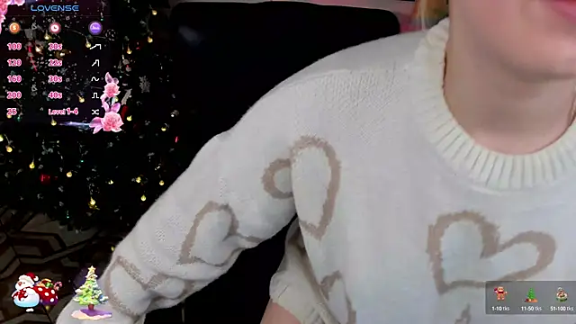 Snapshot of KarambaMoon chatting on December 2024 08:47:01 PM KarambaMoon online show from December 2024 08:47:01 PM