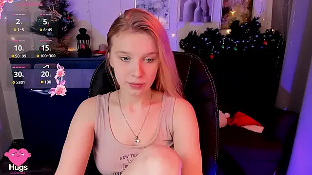 Snapshot of KarambaMoon chatting on January 2025 08:33:02 PM KarambaMoon online show from January 2025 08:33:02 PM