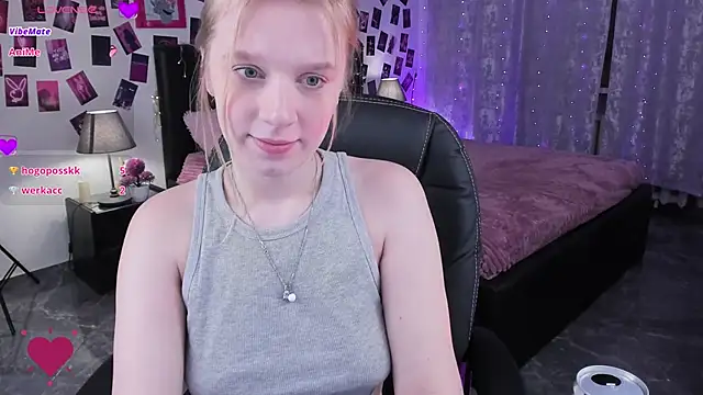 Snapshot of KarambaMoon chatting on February 2025 12:19:02 AM KarambaMoon online show from February 2025 12:19:02 AM