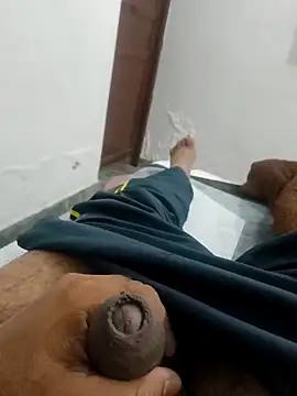 Gururonny07 online show from March 2026 12:39:01 AM