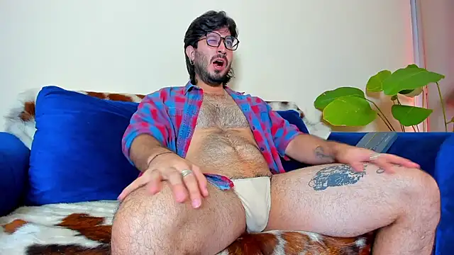 Snapshot of Ackerman_Eren_ chatting on February 2025 12:43:02 PM Ackerman Eren  online show from February 2025 12:43:02 PM