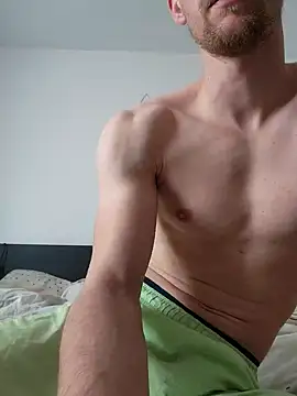 Snapshot of harper91000 chatting on February 2025 01:08:02 PM harper91000 online show from February 2025 01:08:02 PM