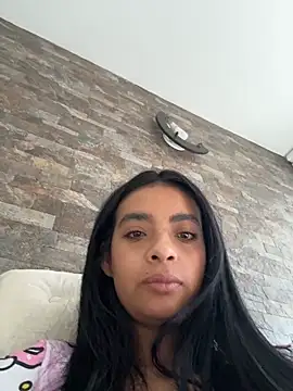 Laura fernandezII online show from November 2025 11:25:01 AM