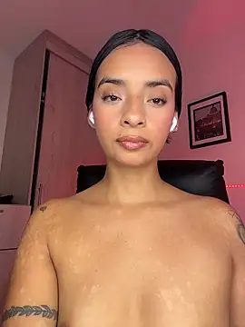 Laura fernandezII online show from February 2026 02:51:01 AM