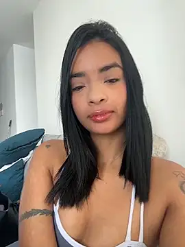 Laura fernandezII online show from June 2026 02:52:02 PM