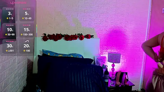 LYAA COLLINS  online show from January 2026 11:26:01 AM