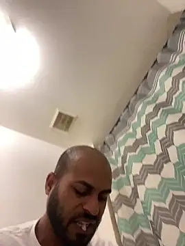 Snapshot of islandvybee55 chatting on February 2025 06:04:01 AM islandvybee55 online show from February 2025 06:04:01 AM