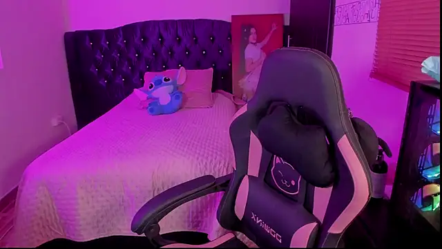 NahiaraEvans  online show from February 2025 12:14:01 AM