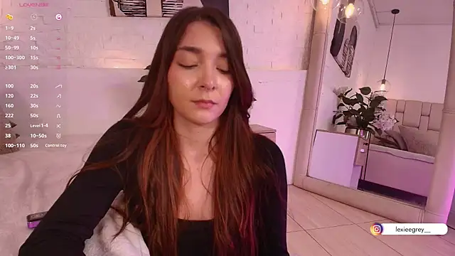 lexiee grey  online show from March 2025 03:46:02 PM