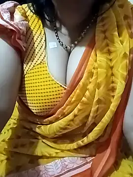 Snapshot of MONA_DARLING31 chatting on December 2024 04:20:02 AM MONA DARLING31 online show from December 2024 04:20:02 AM