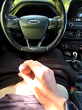 Titanhoott online show from September 2025 11:23:02 AM