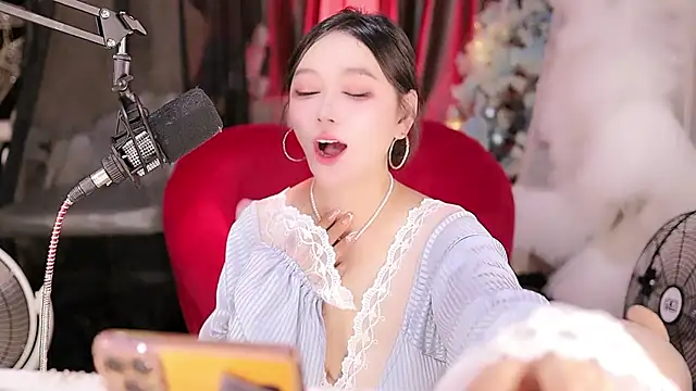 Missy Nana21 online show from May 2026 04:12:01 PM