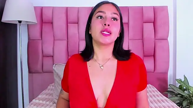 Snapshot of EmmaRossem chatting on February 2025 07:38:02 PM EmmaRossem online show from February 2025 07:38:02 PM