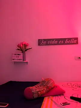 Snapshot of EmmaRossem chatting on October 2025 07:58:02 PM EmmaRossem online show from October 2025 07:58:02 PM