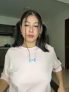 Snapshot of EmmaRossem chatting on October 2025 07:46:02 PM EmmaRossem online show from October 2025 07:46:02 PM