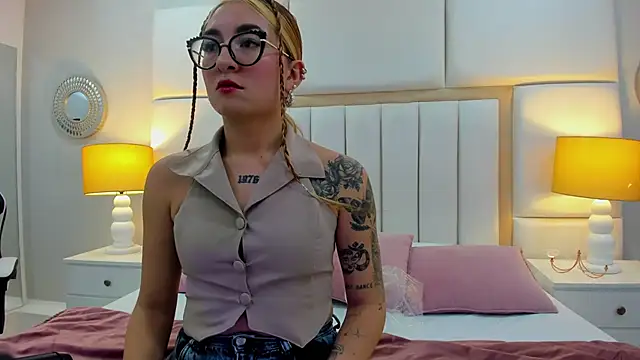 AmbarSantany online show from February 2025 08:38:02 PM