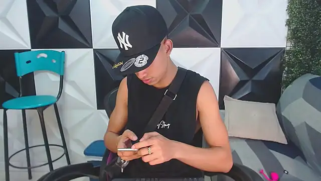 jose sexycumm online show from March 2025 07:49:01 PM