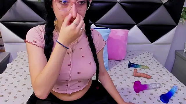 Snapshot of Katty_Queen chatting on November 2025 12:15:02 PM Katty Queen online show from November 2025 12:15:02 PM