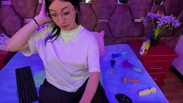 Snapshot of Katty_Queen chatting on November 2025 12:40:01 PM Katty Queen online show from November 2025 12:40:01 PM