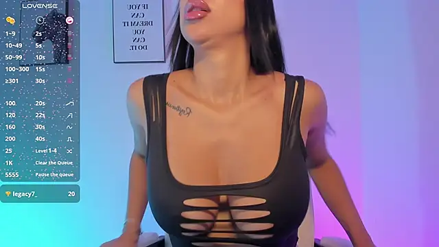 Emilyymilleer  online show from November 2025 05:01:02 PM