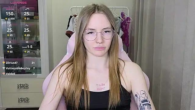 littlevildevil online show from February 2025 02:13:02 PM