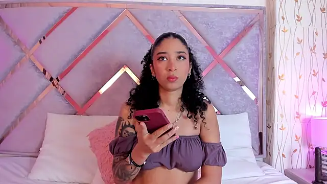 Snapshot of _lanna_jhonson_ chatting on February 2025 12:05:02 PM lanna jhonson online show from February 2025 12:05:02 PM