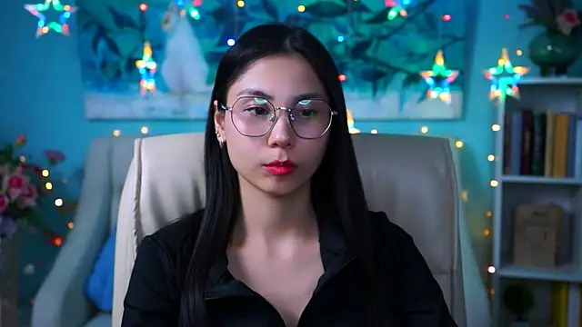 LittleSally   online show from December 2024 02:16:02 PM