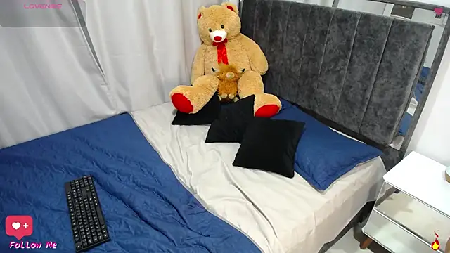 anna alvarez online show from May 2026 12:41:01 AM