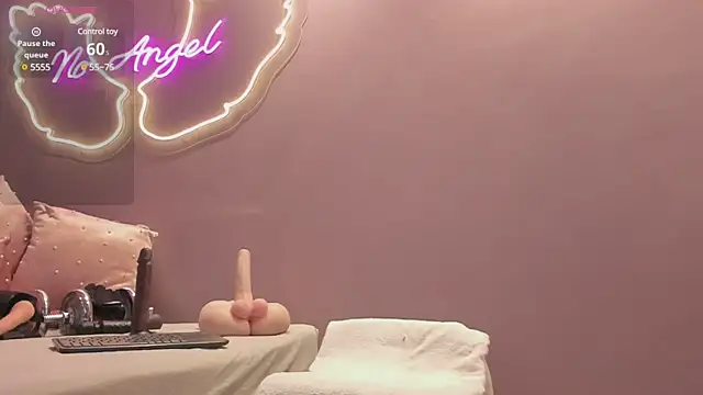 Ninna monroe  online show from December 2024 04:02:02 PM
