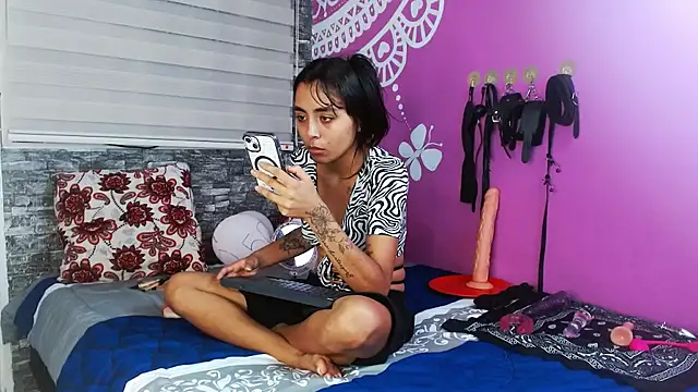 Snapshot of AntonellaAndNoah chatting on February 2026 05:27:02 AM AntonellaAndNoah online show from February 2026 05:27:02 AM