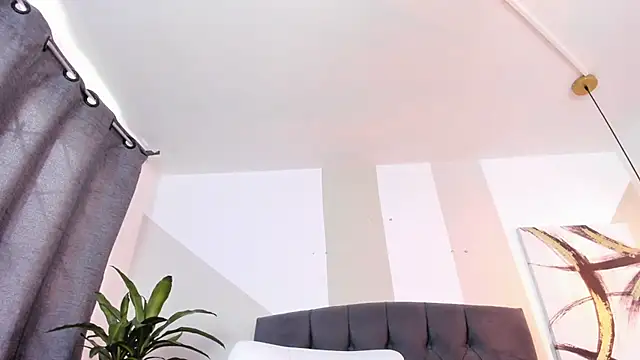 aprildreams19 online show from February 2025 03:30:01 PM