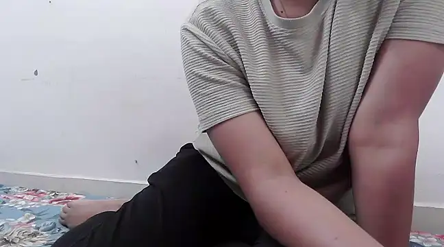 ANANYA-TIWARI online show from February 2025 06:56:02 AM