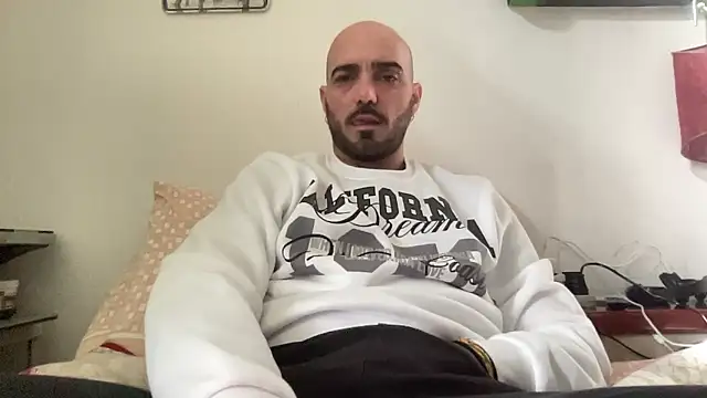 alessandromori91 online show from January 2026 01:48:01 PM