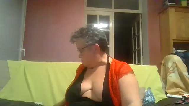 Vandeae44 online show from December 2025 07:09:01 PM