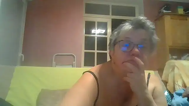 Vandeae44 online show from January 2026 08:45:02 PM