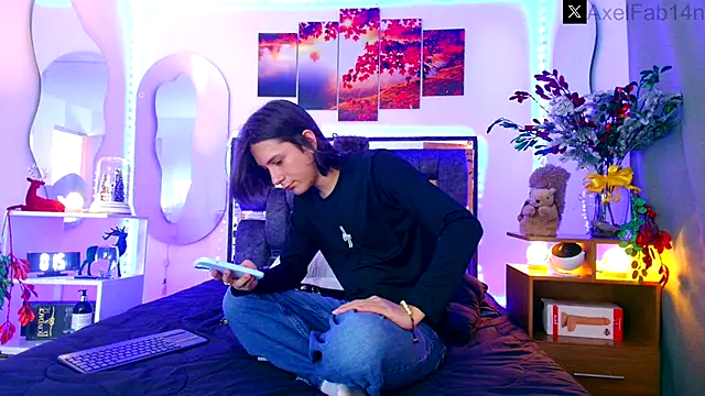 Alex and Fabian online show from December 2024 06:25:01 PM
