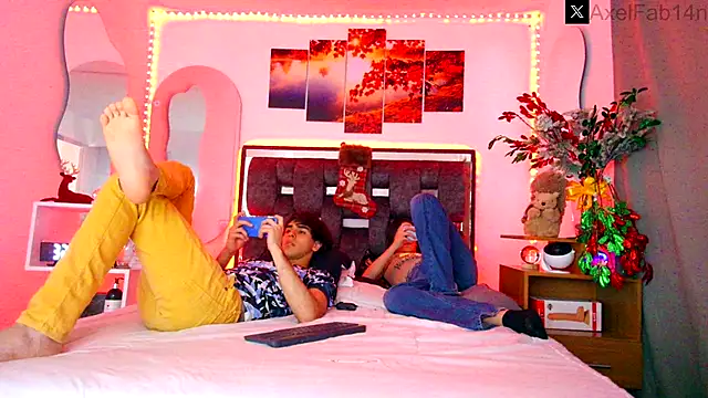Alex and Fabian online show from December 2024 09:34:01 PM