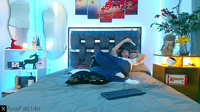Alex and Fabian online show from December 2024 06:37:02 PM