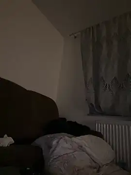 Snapshot of FROL83 chatting on March 2026 08:32:01 PM FROL83 online show from March 2026 08:32:01 PM