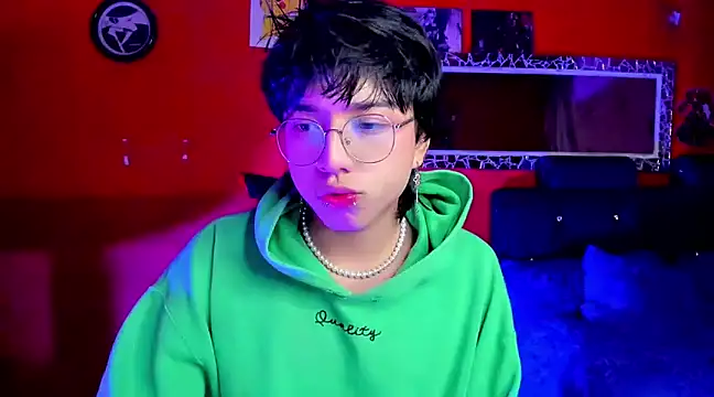 Snapshot of AnggelONfiree chatting on February 2025 06:44:01 AM AnggelONfiree online show from February 2025 06:44:01 AM