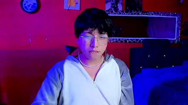 Snapshot of AnggelONfiree chatting on March 2025 02:08:02 AM AnggelONfiree online show from March 2025 02:08:02 AM