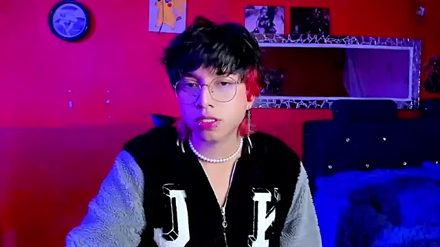 Snapshot of AnggelONfiree chatting on March 2025 05:53:01 AM AnggelONfiree online show from March 2025 05:53:01 AM