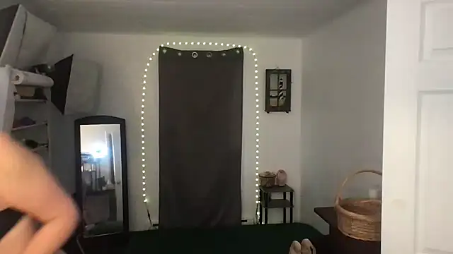 BonfireBonnie online show from December 2024 08:13:01 PM