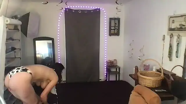 BonfireBonnie online show from January 2025 07:49:01 PM