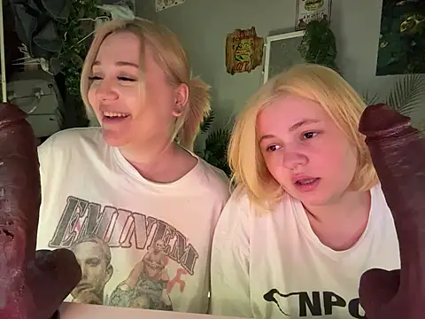 DaisyBooom online show from February 2026 08:20:02 PM