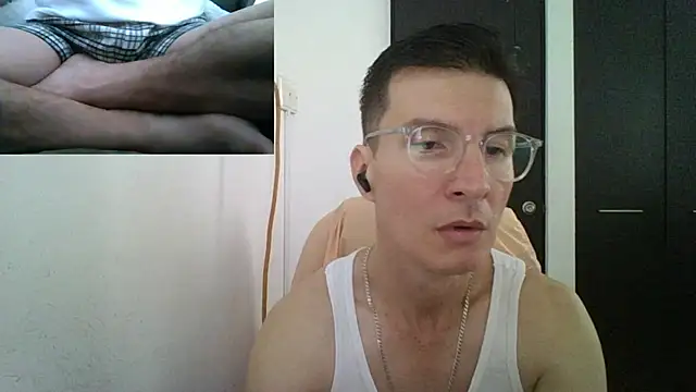Snapshot of fieryloves chatting on December 2024 02:06:01 PM fieryloves online show from December 2024 02:06:01 PM