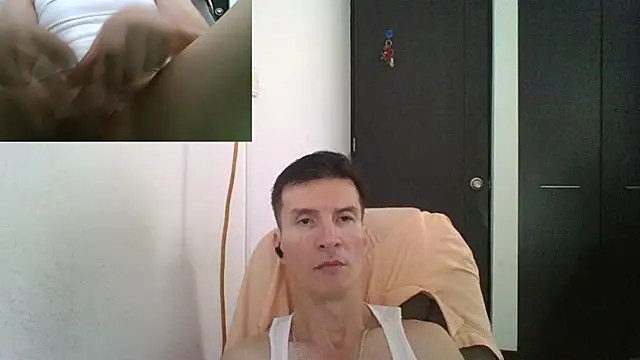 Snapshot of fieryloves chatting on December 2024 05:10:02 PM fieryloves online show from December 2024 05:10:02 PM